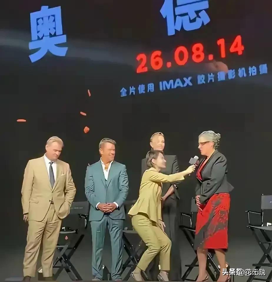 毛主席，他老人家在49年就宣布中国人民站起来了。看样子某些人打骨子里他就不是中国