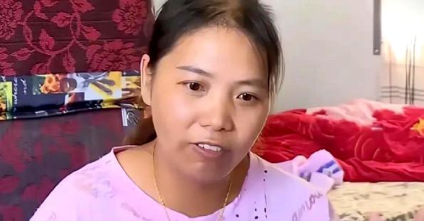 85万转给弟弟，

借条被拿走，

妈妈跪着求我别要钱。

那天我点了转账，手机