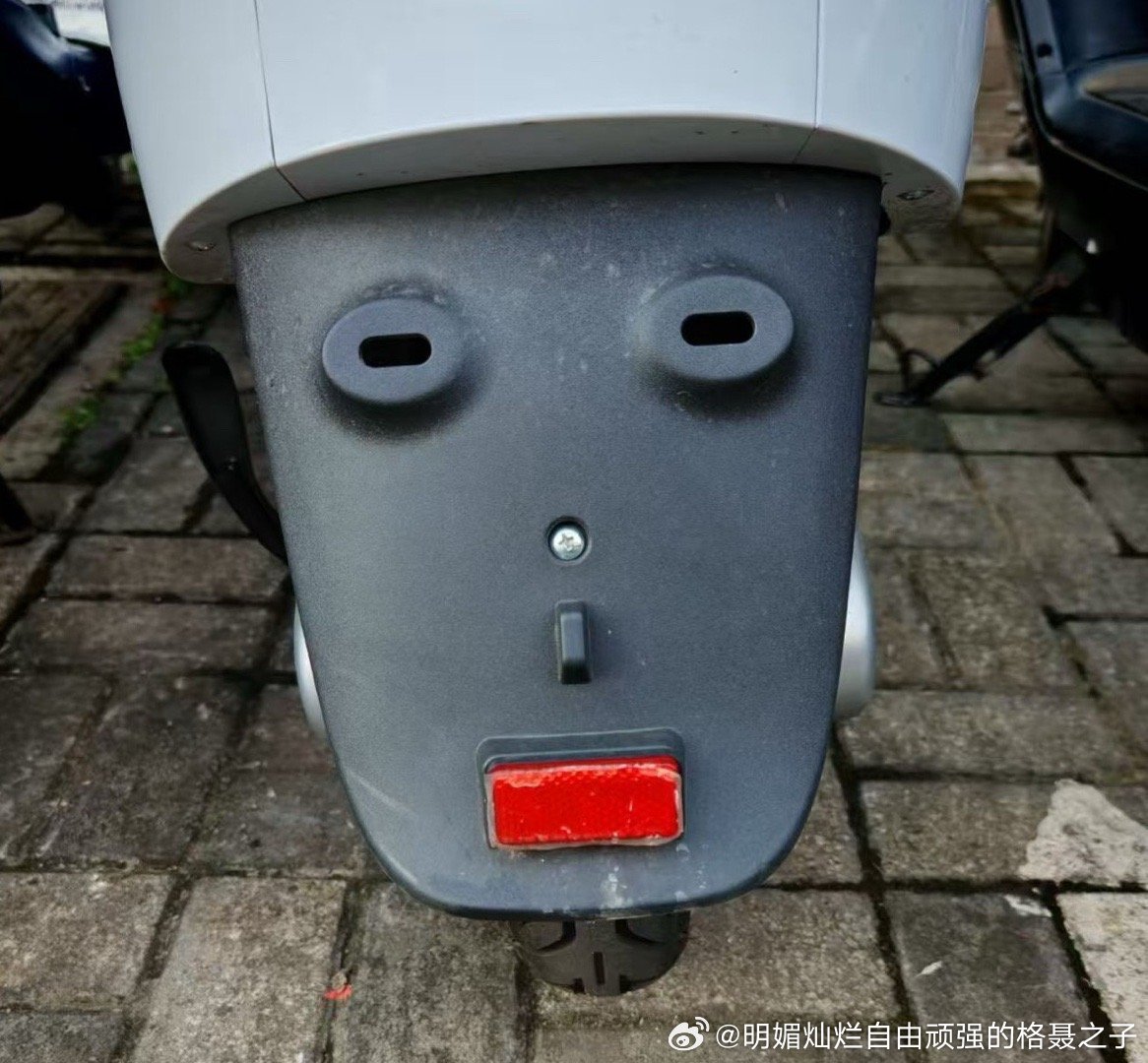 路遇一位很有喜感的囧人 