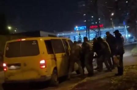 退无可退，便无需再退，8日，乌克兰爆发了反对征兵动员的骚乱，是时候坐到谈判桌前了