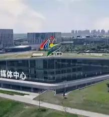 很多人不清楚县级融媒体中心到底是干啥的，简单一句话：它是县里的官方宣传机构，把原
