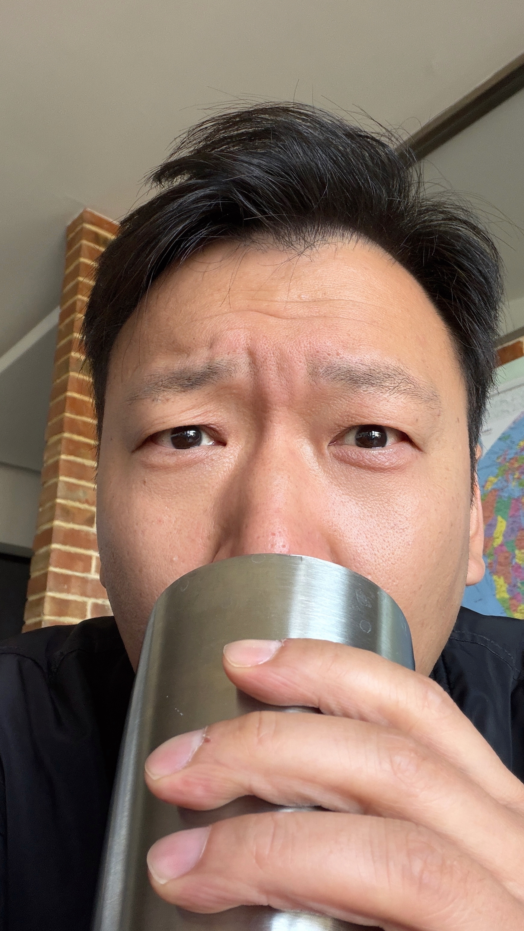 圆柏，我求你了….咱少播点种不行吗….每天都眼泪汪汪，不是打喷嚏，就是准备打喷嚏