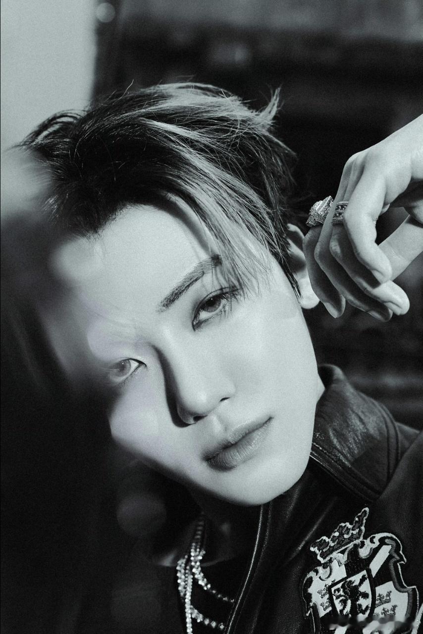 新专导入部分堪称艺术品，罗渽民的演绎完美无瑕！神级导入+顶级音色，路人都忍不住单