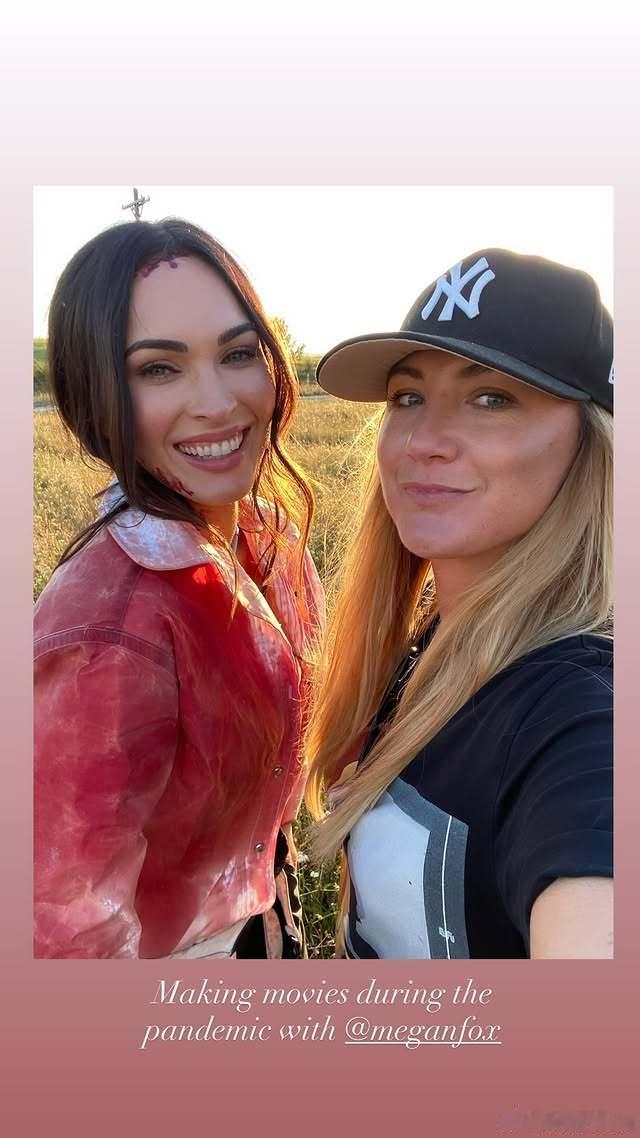 Megan fox梅根福克斯新旧照一枚，化妆师Tobi Henney晒出惊悚片《