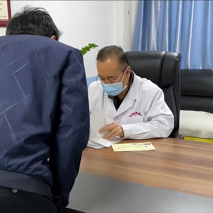 谷丙转氨酶升高到多少需要治疗？肝病患者一定要注意
谷丙转氨酶升高到多少需要治疗？