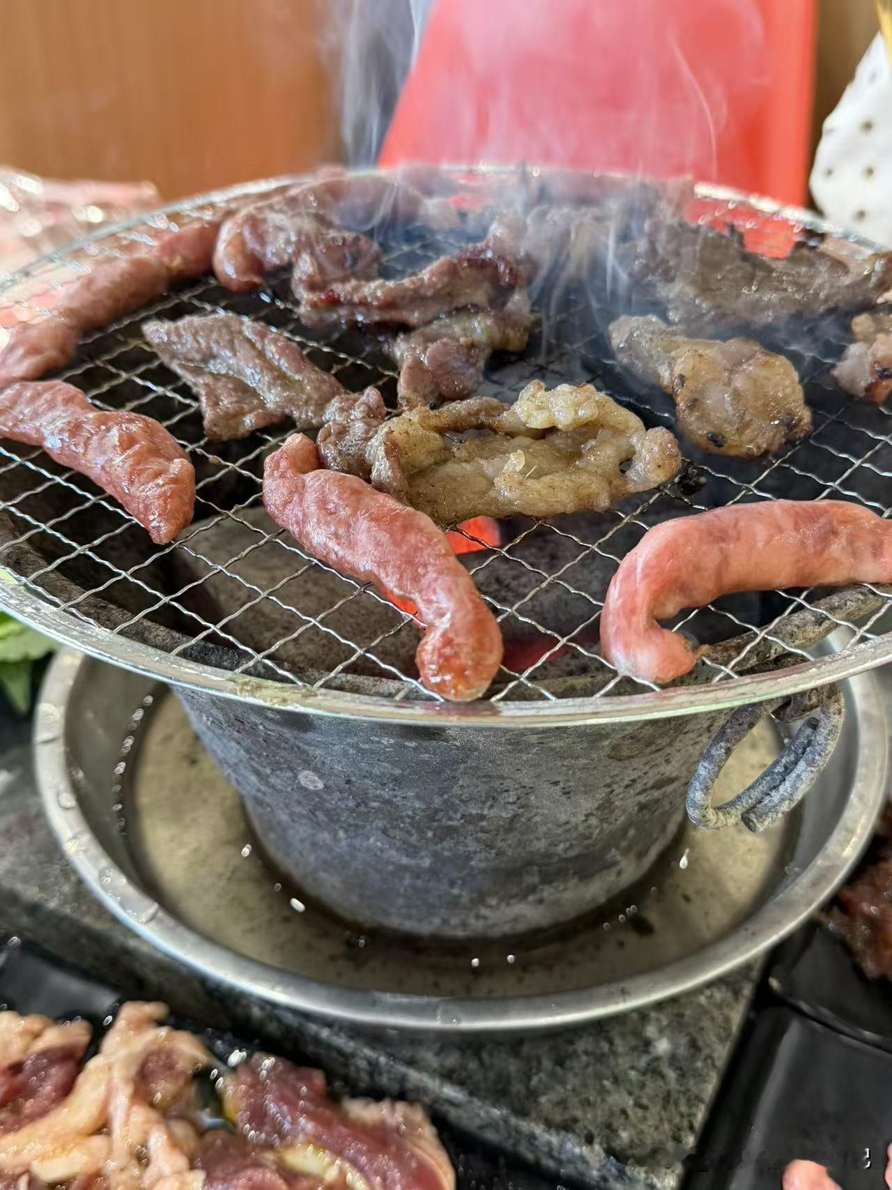 儿子和外甥女今晚到家，晚上说在沈阳吃完晚饭再回来。我晚上就没吃主食，只吃了50克