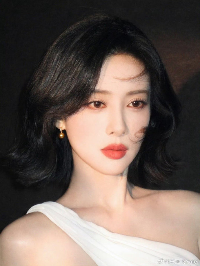 孟子义芙蓉妆  孟子义春日芙蓉妆  孟子义春日芙蓉妆好美 