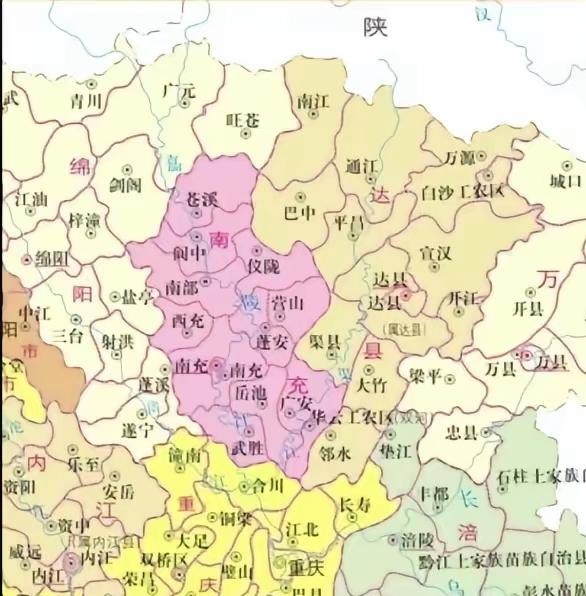 四川的地级市就是被拆分的太过细致，而且很多地级市拆分过于狭小很难独立发展，反倒是