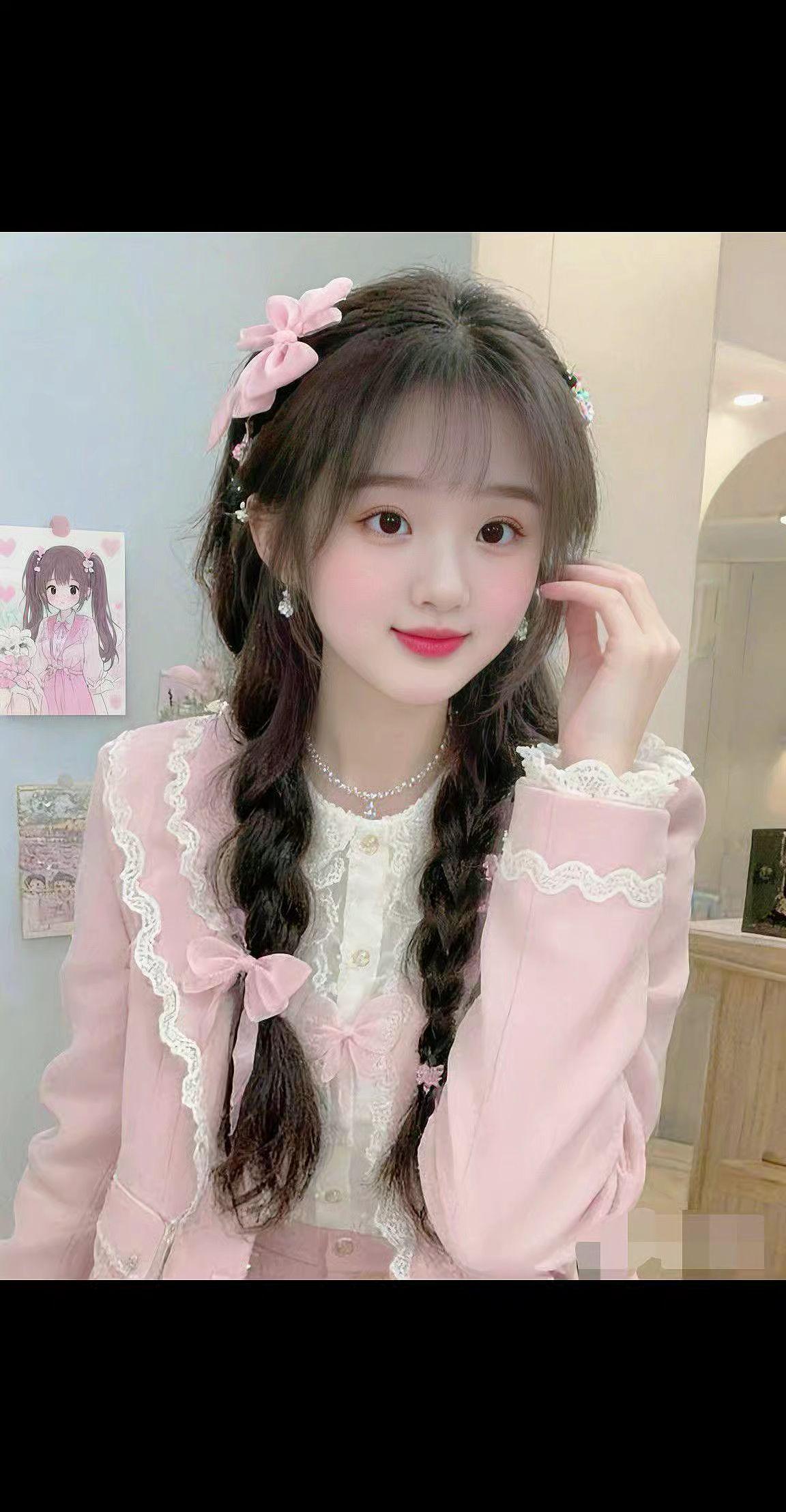 美女微笑 麻花辫