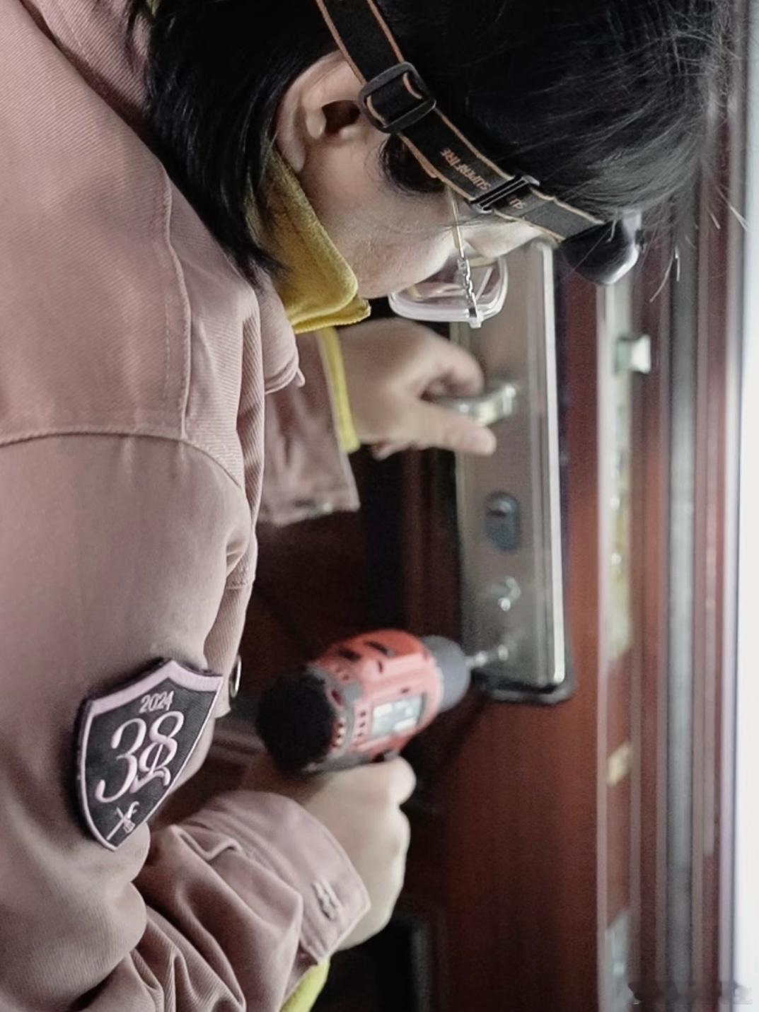 中国妇女报评姐姐当家姐姐当家 姐姐们最酷的是不活成他人期待的模样！无视对 “当家