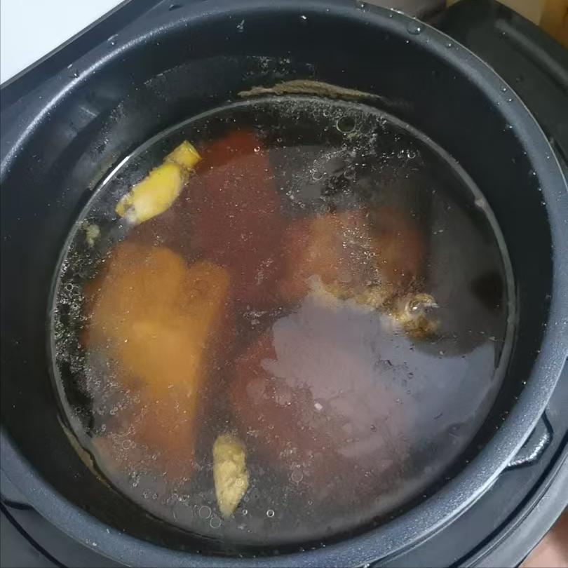 老公还是要继续上班。

昨天，老公告诉我，副总已与他谈话，说，合同绝不会让他觉得