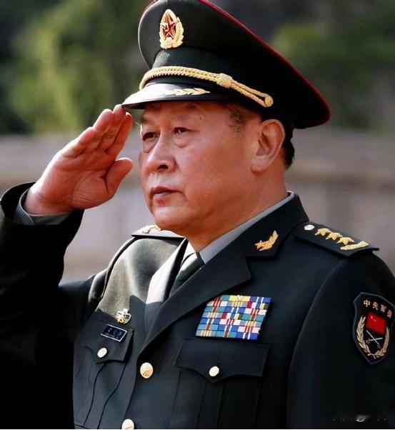 “和平不会从天上掉下来”，铿锵有力，掷地有声。从普通士兵一步步成长为国防部长，从