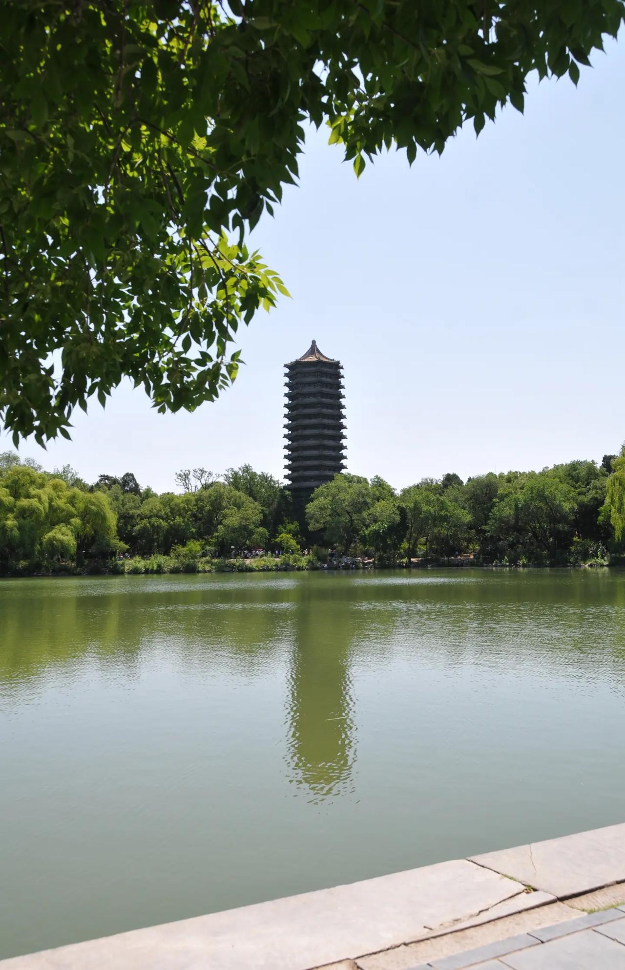 摄影艺术欣赏 | 玄关景色2。宋凤洲摄影作品，作为室内景色补壁参考。北大未名湖、