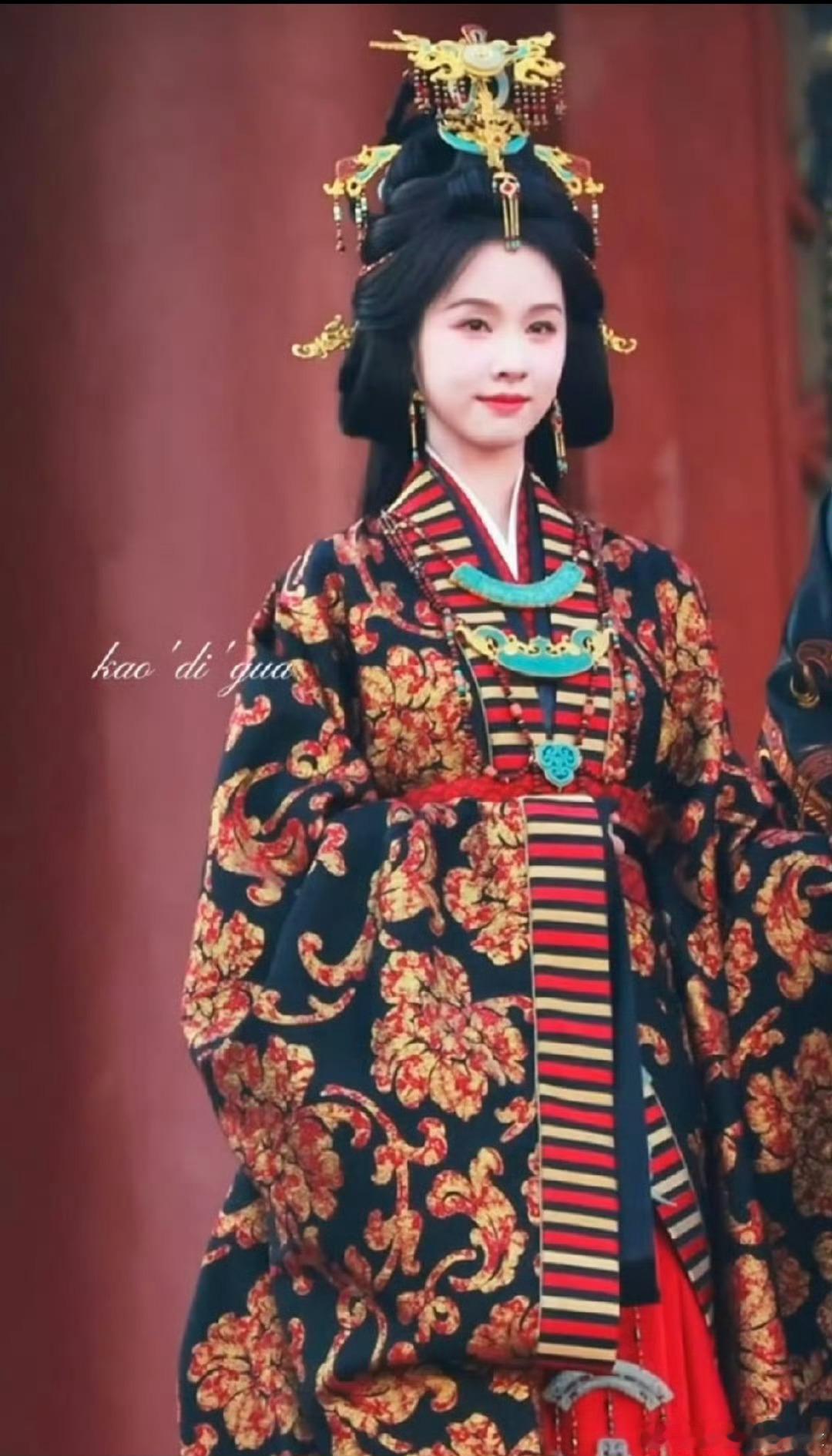太夸张了[泪奔]但又廉价 ​​​