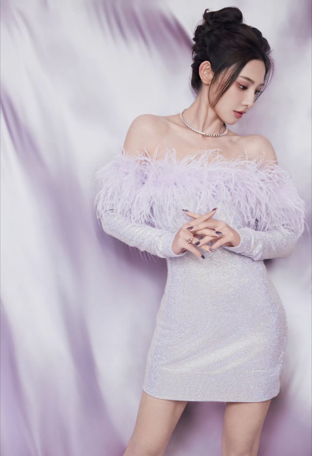 彭小苒的腰就薄薄一片不愧为暗河第一美人[偷乐]，太瘦啦姐！ ​​​