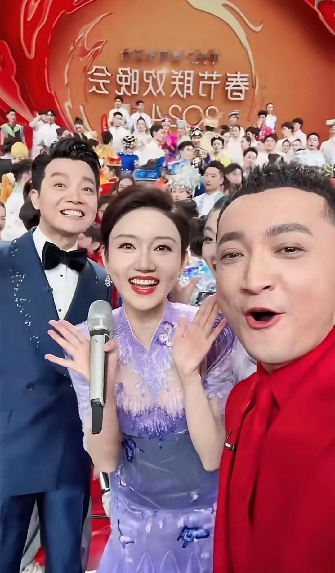 2025年的春节联欢晚会已经进入彩排阶段，你是否期待蛇年的春节晚会，说说你的看法