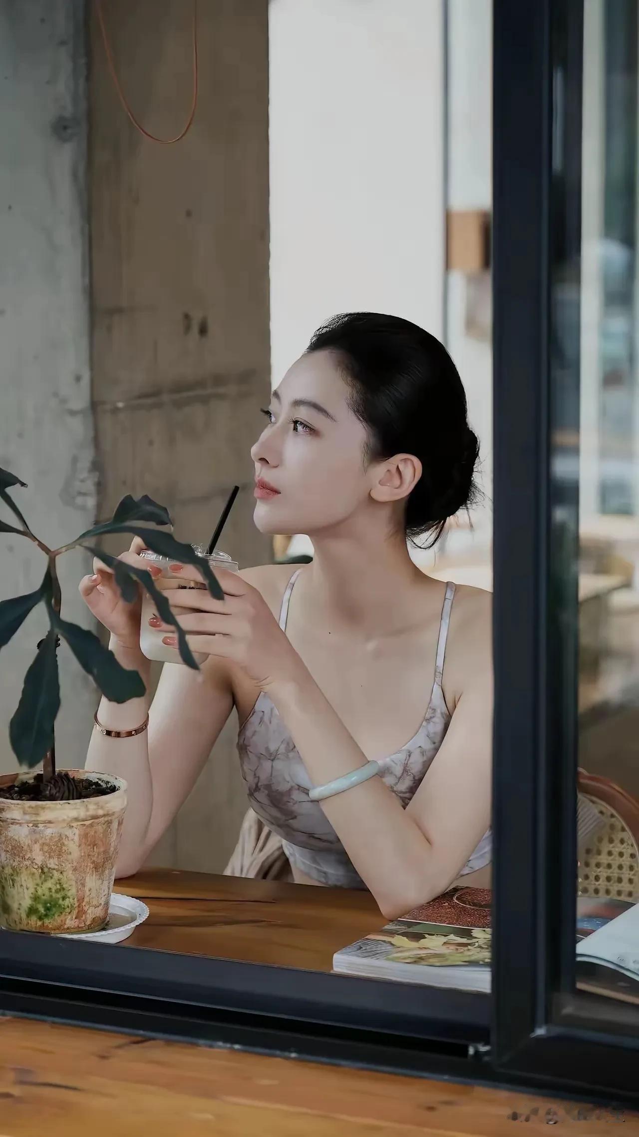 人与人最好的关系，便是你用真心对待每一个人，但不执着于任何人。