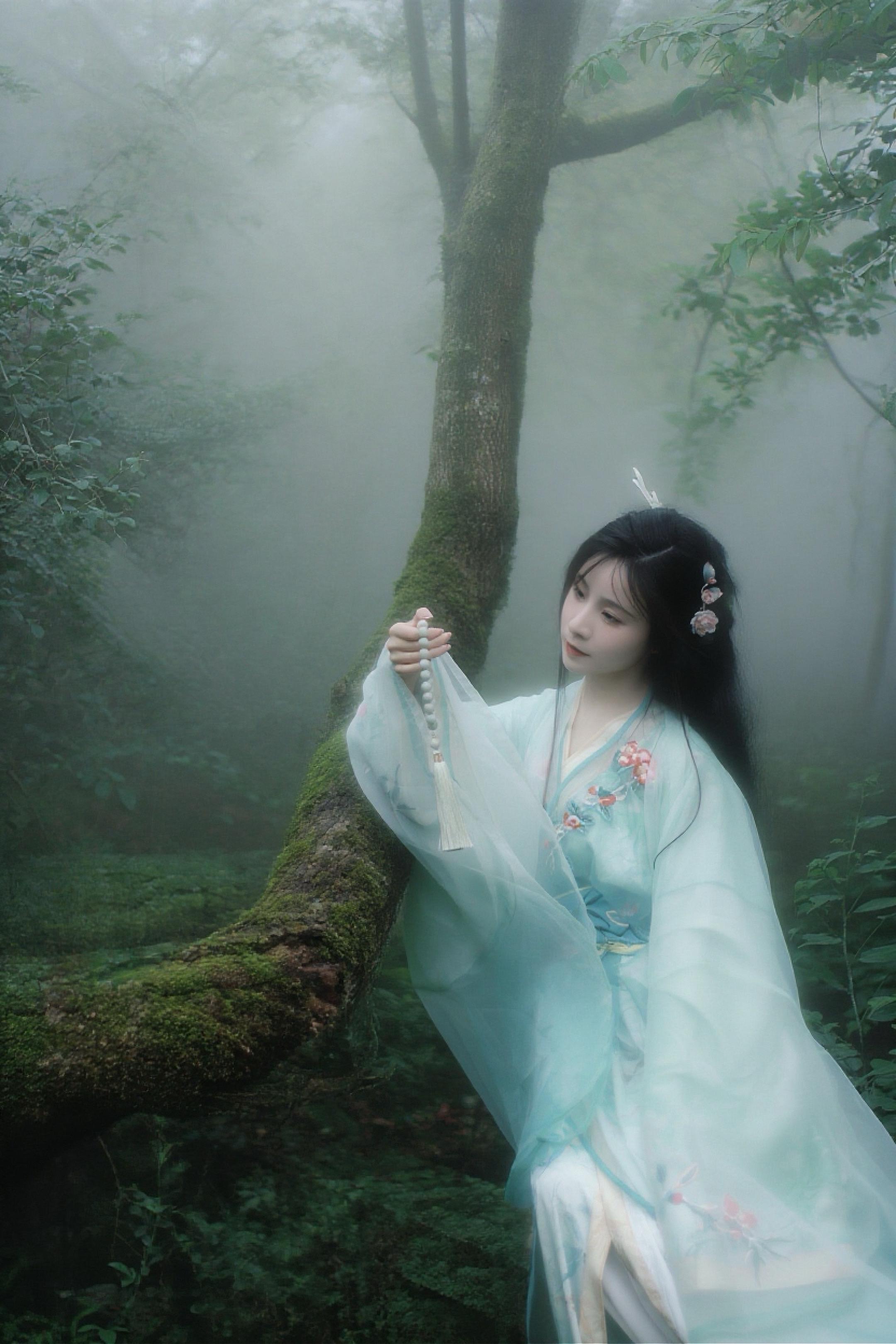 何必早早归来呢