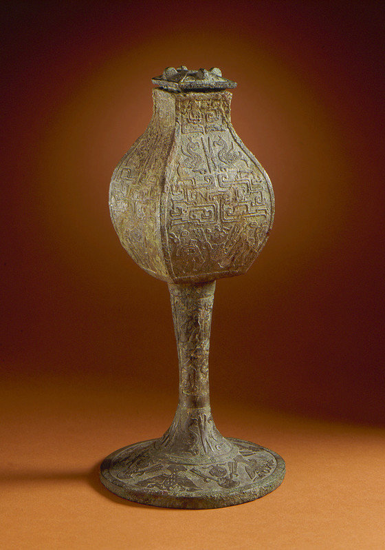 每天一件青铜器 山东临淄齐文化博物院藏临淄区国家新村工地出土战国时期:羽人纹高柄