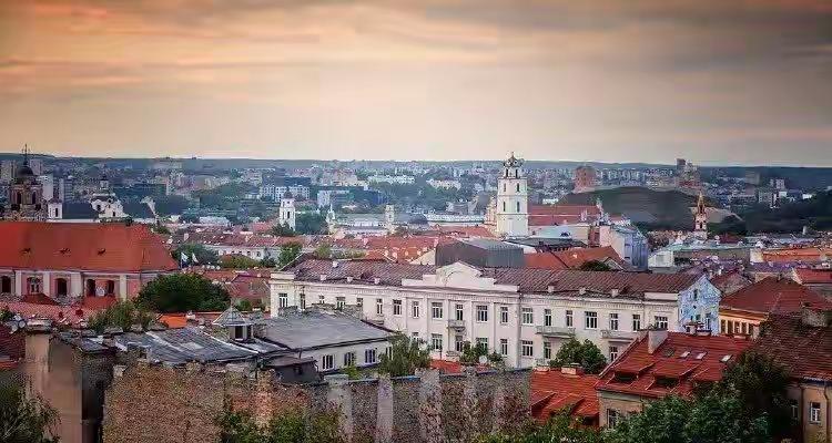 突发，立陶宛和白俄罗斯这是闹哪样？据美联社12月9日报道，立陶宛政府宣布进入国家