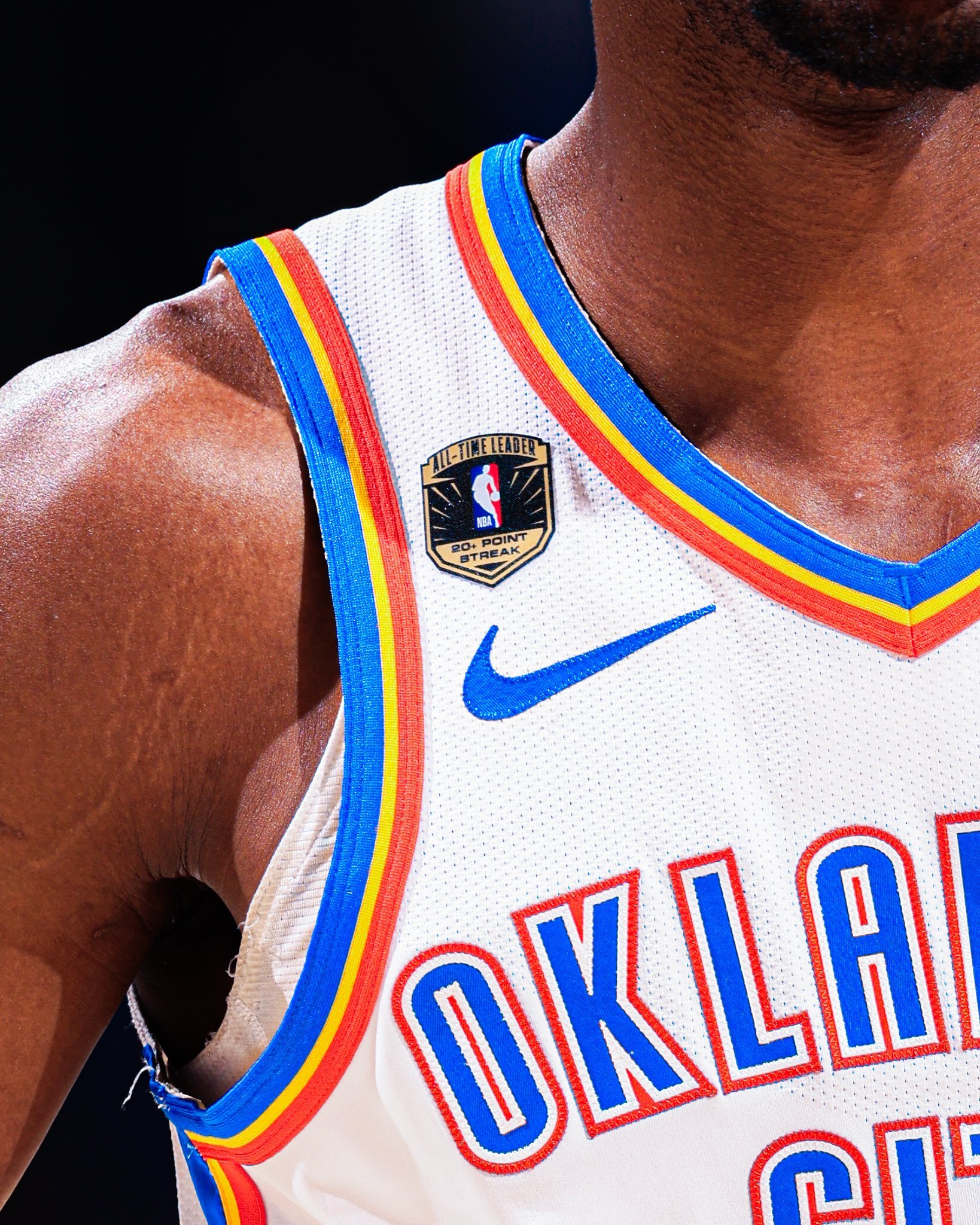 今天亚历山大的特别版球衣⚡雷霆战胜森林狼森林狼vs雷霆雷霆