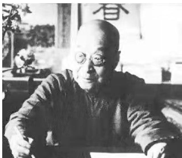 1931年，大财主得了怪病，请来名医施今墨。他刚要写药方，却停下直勾勾盯着大财主