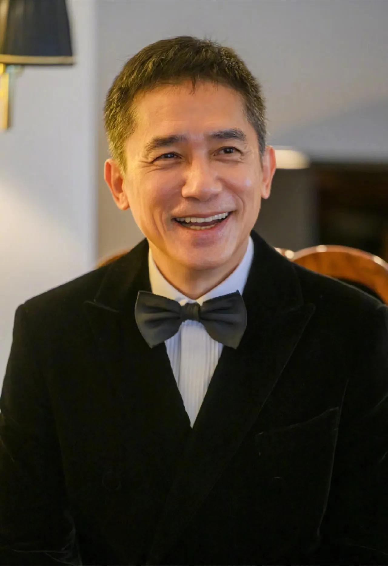 梁朝伟的人际关系圈


1、妻子，刘嘉玲，59岁，演员，代表作《阿飞正传》等，1