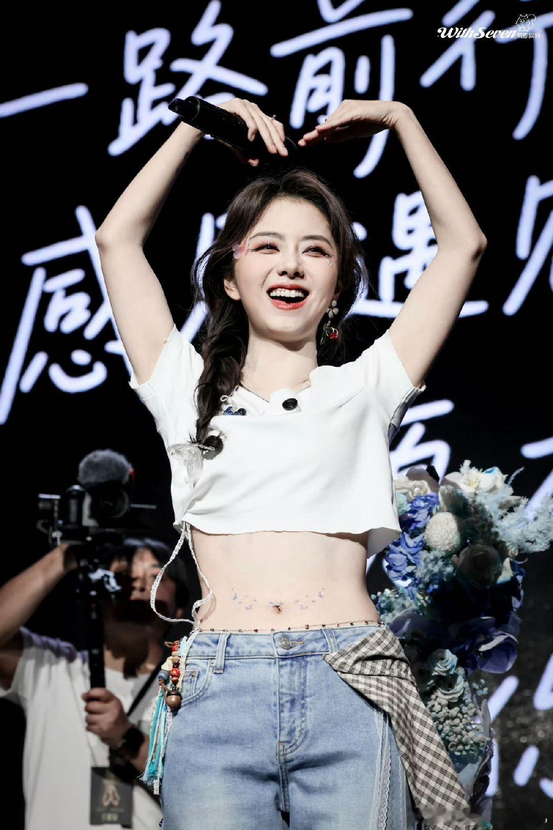 谭松韵 粉丝想要粉丝得到 谭松韵也太宠粉了吧！满心满眼都是松果，美好回忆拉满还补