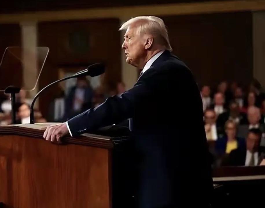 刚刚还在全球直播“开战倒计时”的特朗普，又一次上演了“极限变脸”！  

就在几