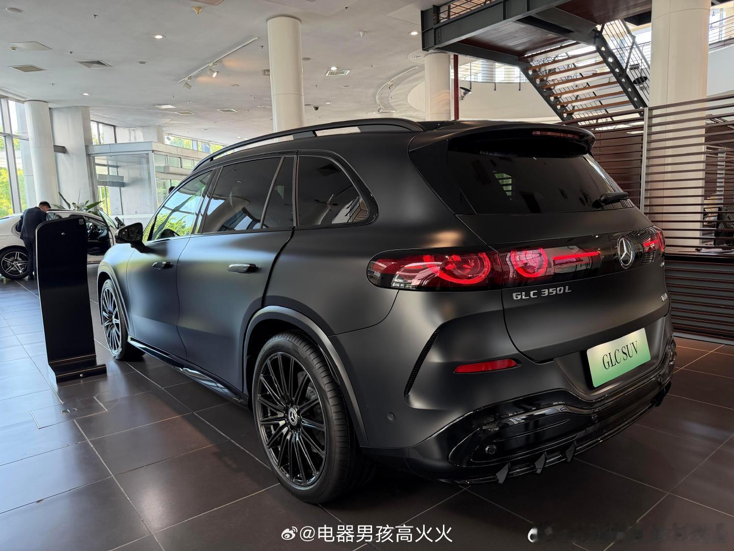全新奔驰纯电GLC✅ 优点🏛️ “奔驰式豪华”的电动化延续：这是纯电GLC最核