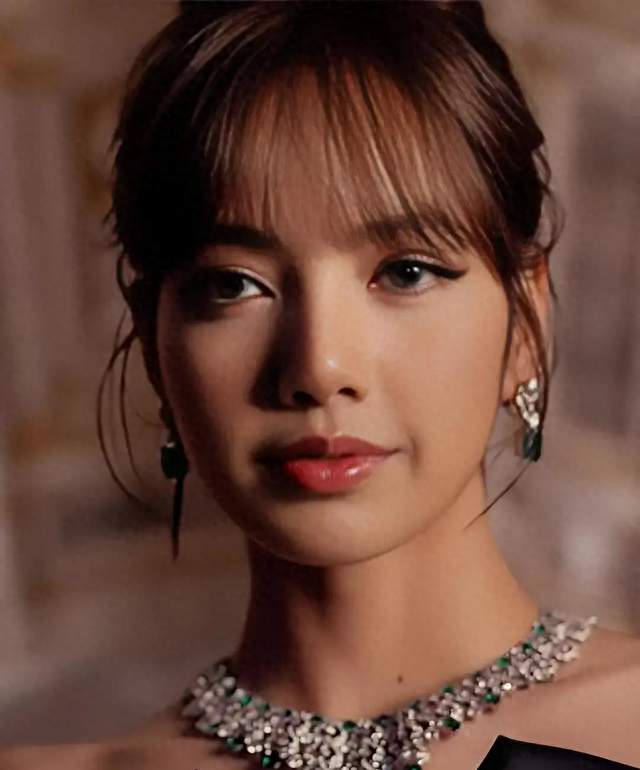 Lisa自曝团期多次恋爱，全程隐藏不敢公开