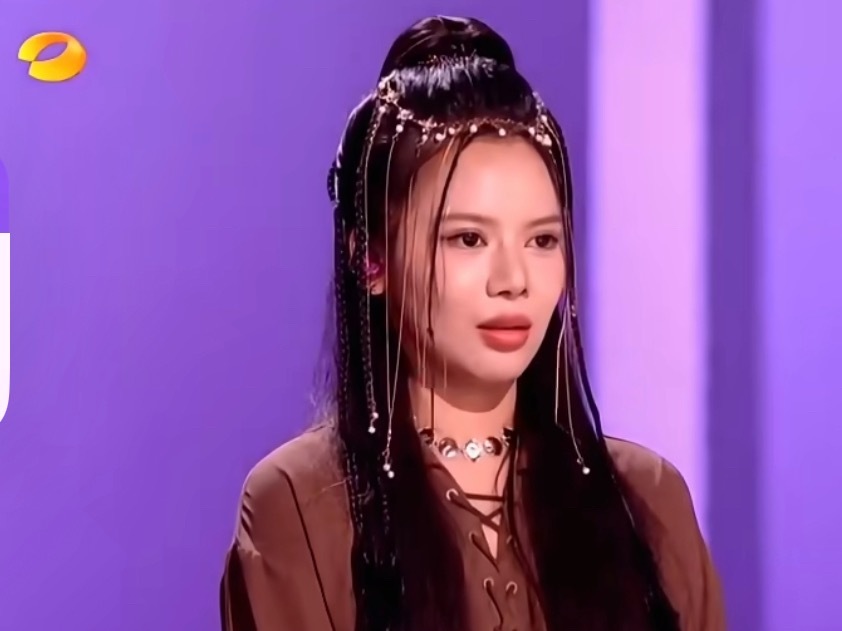 马小明非常优秀，但生特吾姬的唢呐一出来瞬间就把整个场子点燃了，大家都好，只是她更