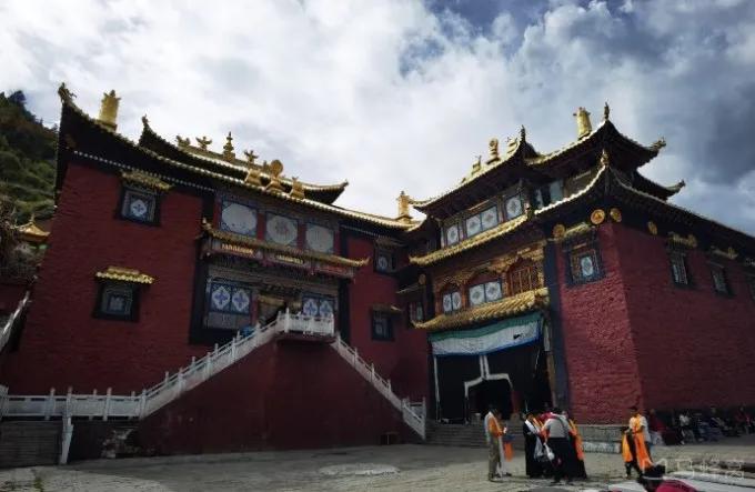 你听说过茶马古道吗，茶马古道上有一个重镇叫炉霍，你知道这个炉霍是怎么来的吗，炉霍