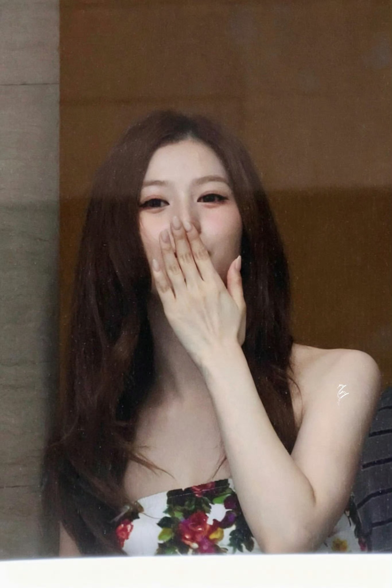 这是什么？哦 夏夏的飞吻😘Cr jinqiu_57 