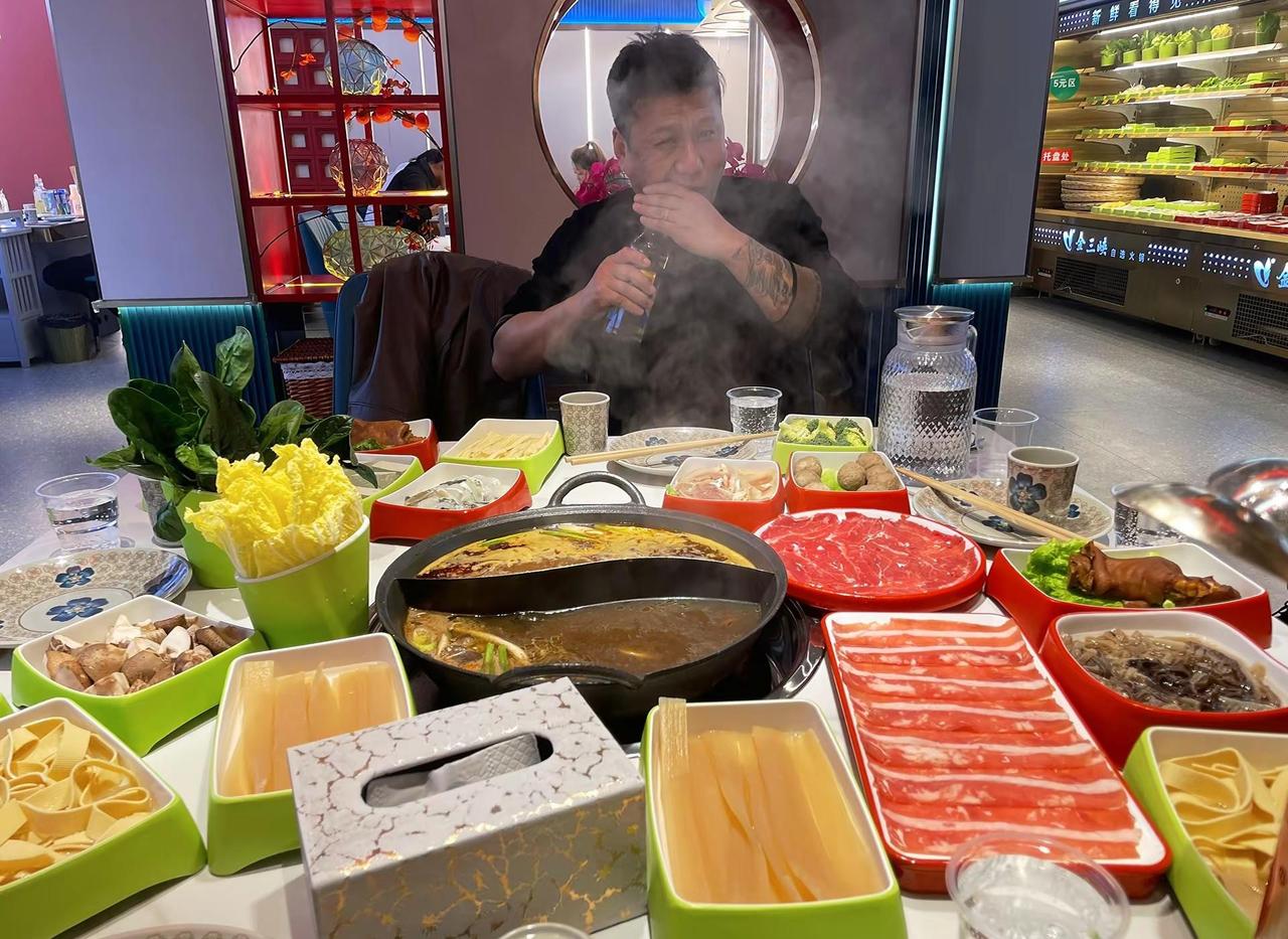 微醺是烟火，清醒是生活。生活需要偶尔的放松，听听音乐，小酌微醺！