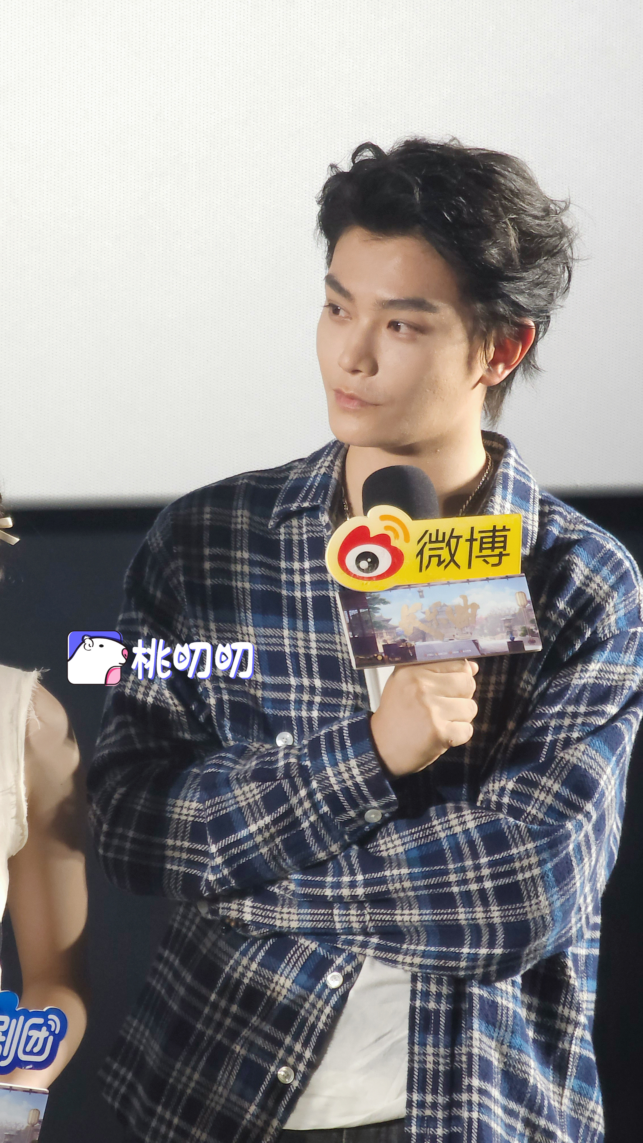 丁禹兮原相机直出，生图状态也好好✌🏻｜#桃叨叨在现场# ​​​