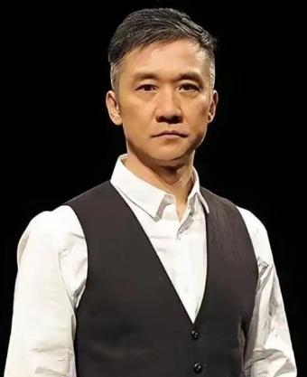 2011年，黄志忠把自己在北京的两套千万房产、200万存款和名下所有车，一把塞给