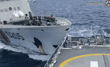 菲律宾这这样下去肯定挨揍！

建议国家建几艘结实并冲撞力强的大船，啥用处都没有，