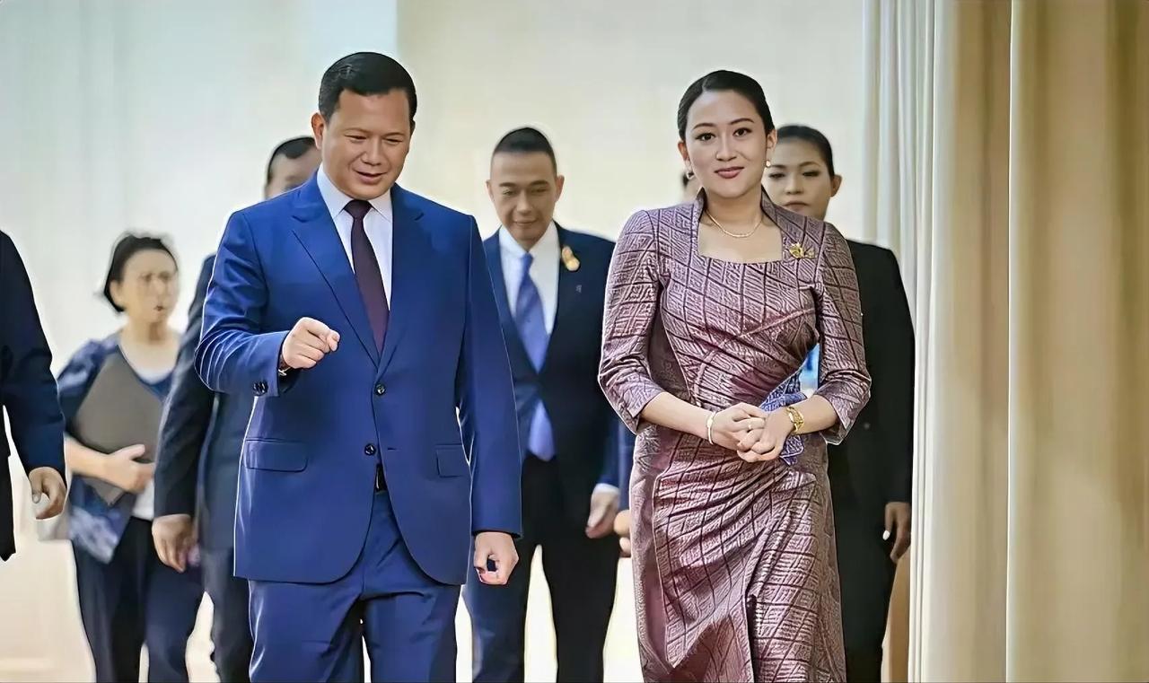 泰军进攻力度凶猛，F-16战机直接摧毁了柬埔寨的两个指挥部，损失不小，这下子，柬