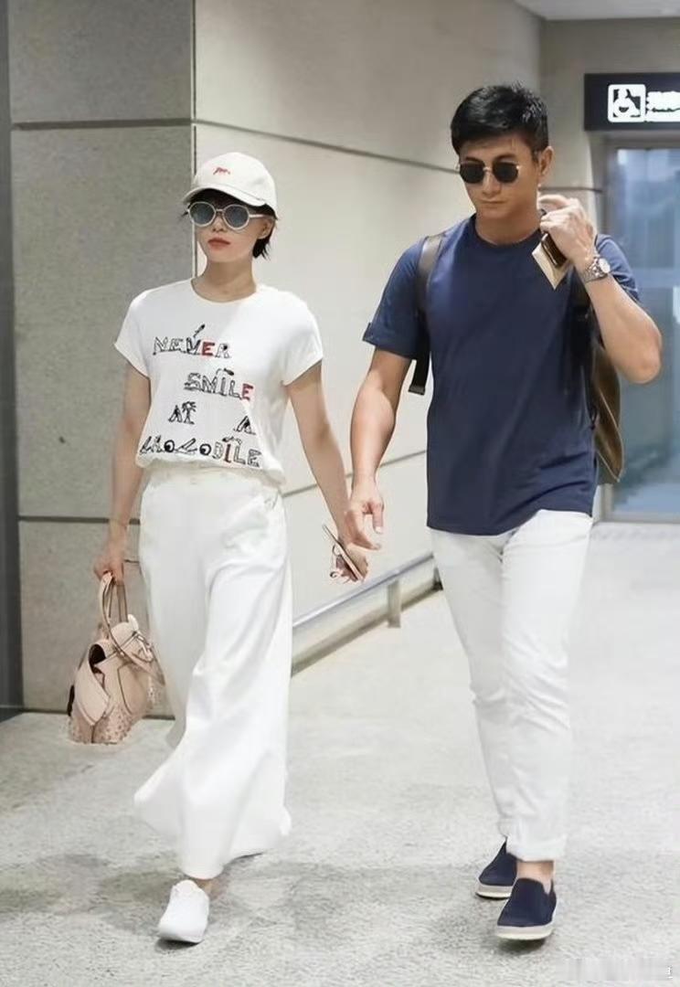 刘诗诗已经很低调了
还有人说她和吴奇隆离婚
自己婆婆都出来回应过2次，刘诗诗和吴