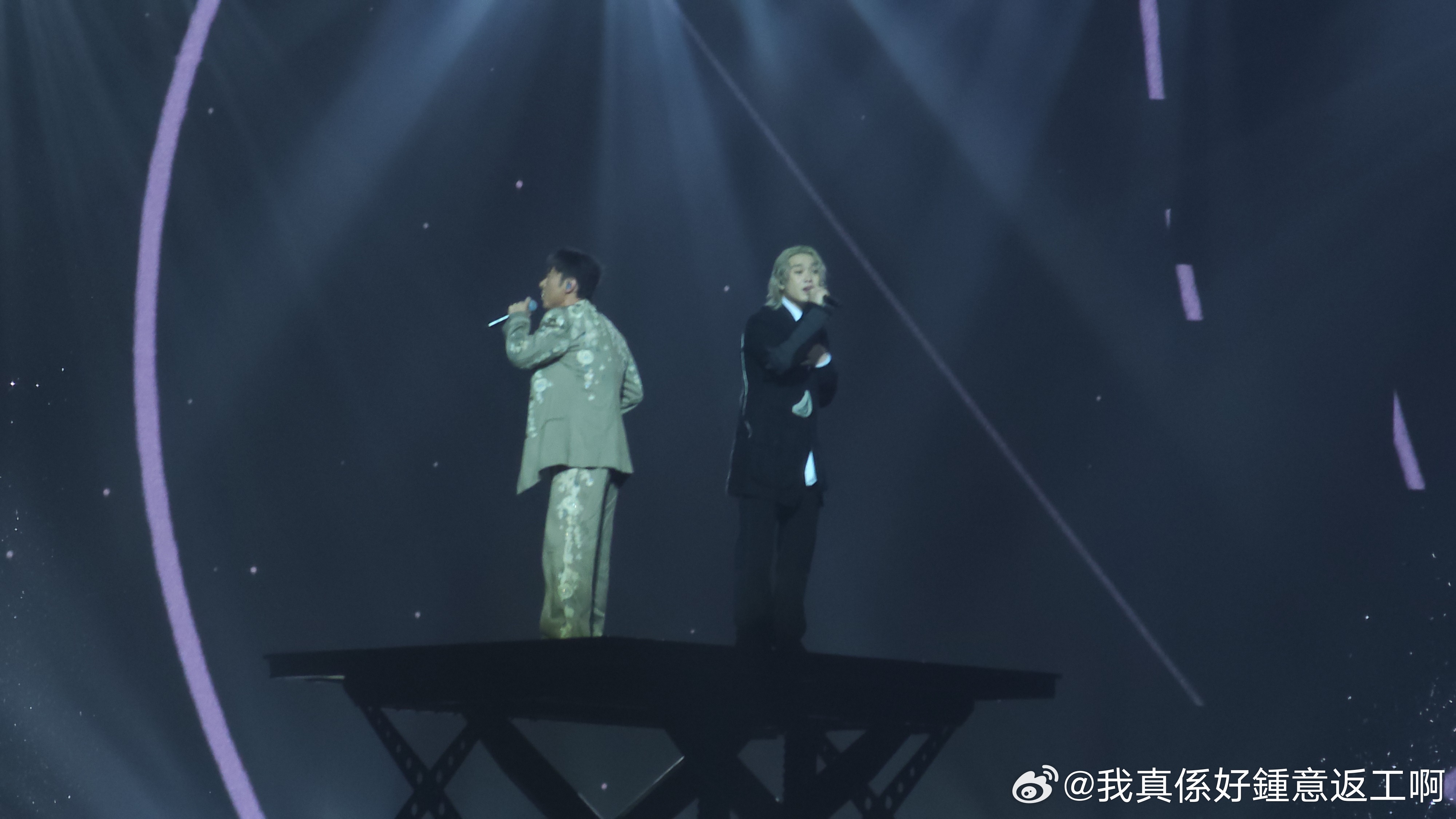 諗得出許志安同柳應廷合作嘅簡直係天才！全晚唱得最好聽就係佢哋嘅〈昨遲人〉 香港·