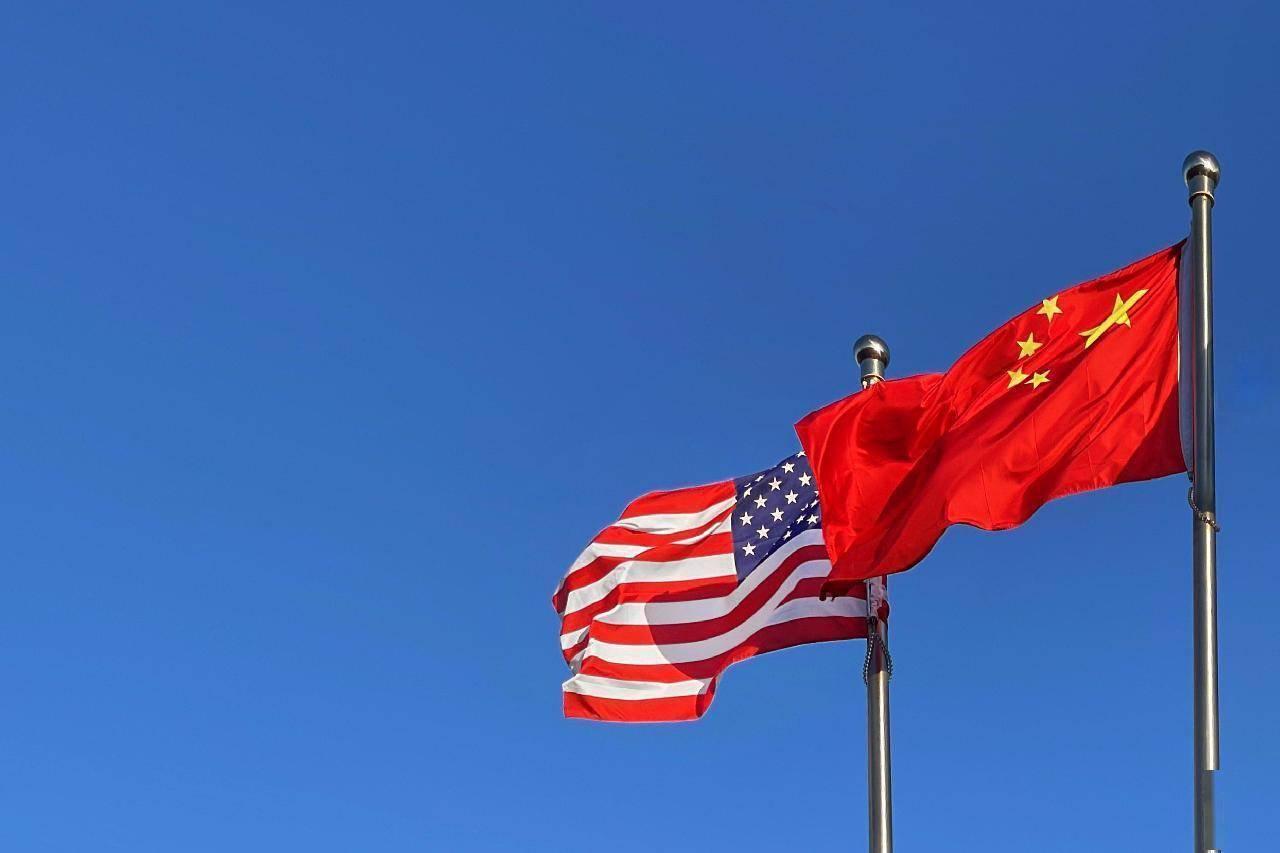 相信大家都能感觉到，特朗普访华前的氛围格外微妙，一边是美国方面反复澄清访华意向，