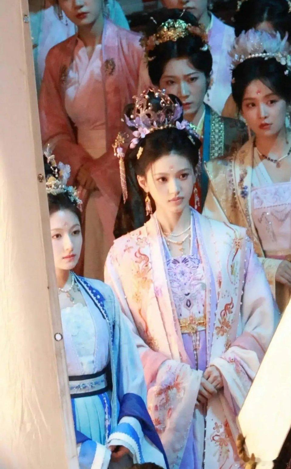 这张图谁能看出来李兰迪是女主[允悲] ​​​