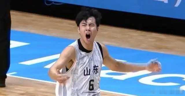 北京时间11月18日，全运男篮U18决赛，山东U18男篮vs广东U18男篮，双方