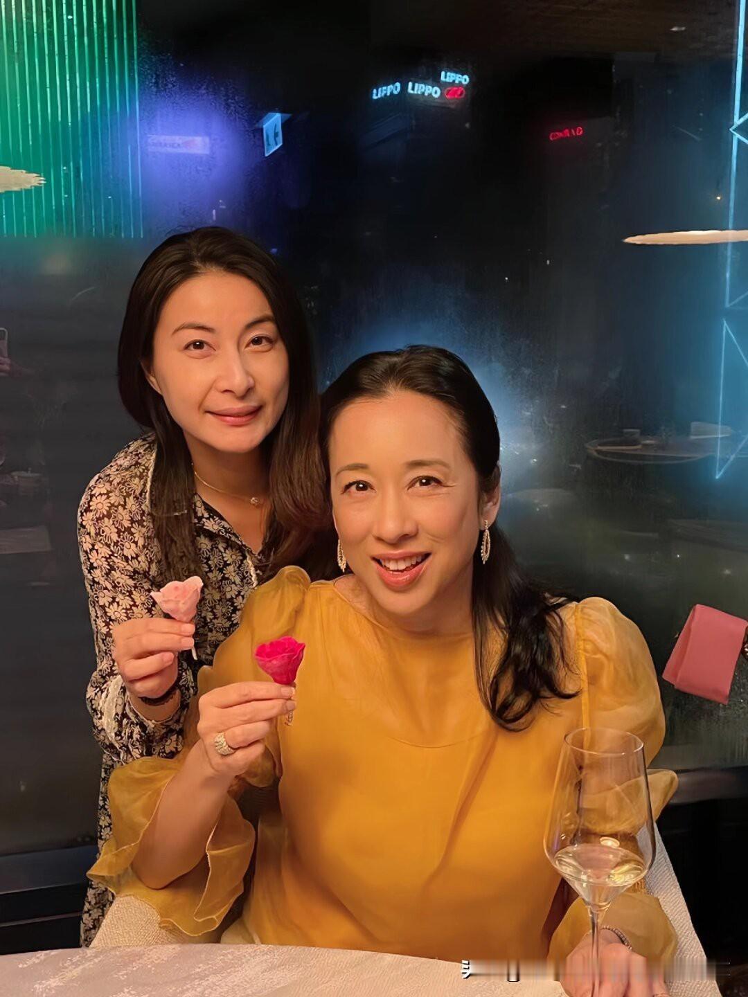 比起郭晶晶，她的婆婆更好命？香港才女林燕妮曾说过这样一段话：“放眼香港，有两个人