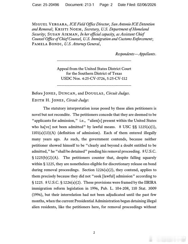 司法部长帕姆·邦迪（Pam Bondi）：“今晚，我们司法部的律师们又为川普总统