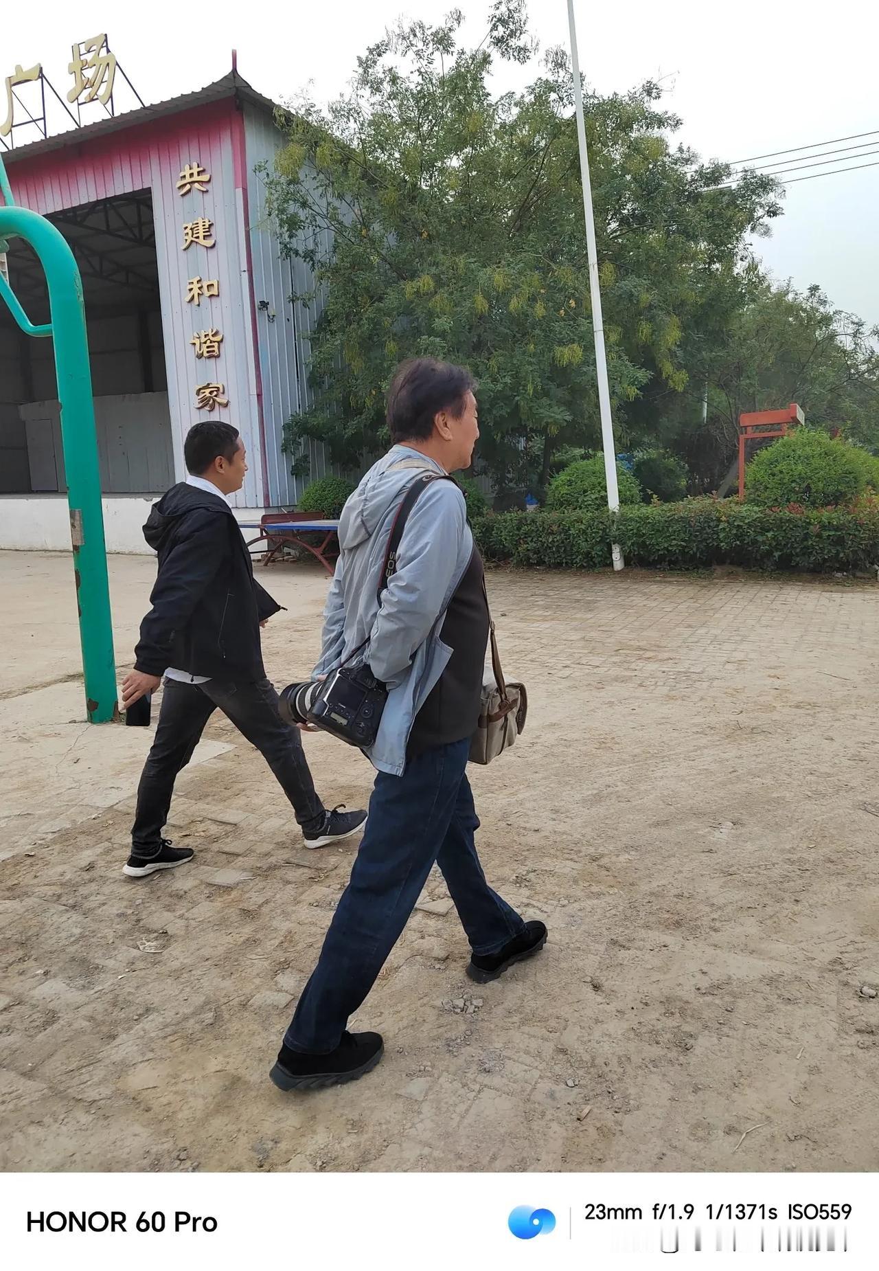 王天定老师在滑县。