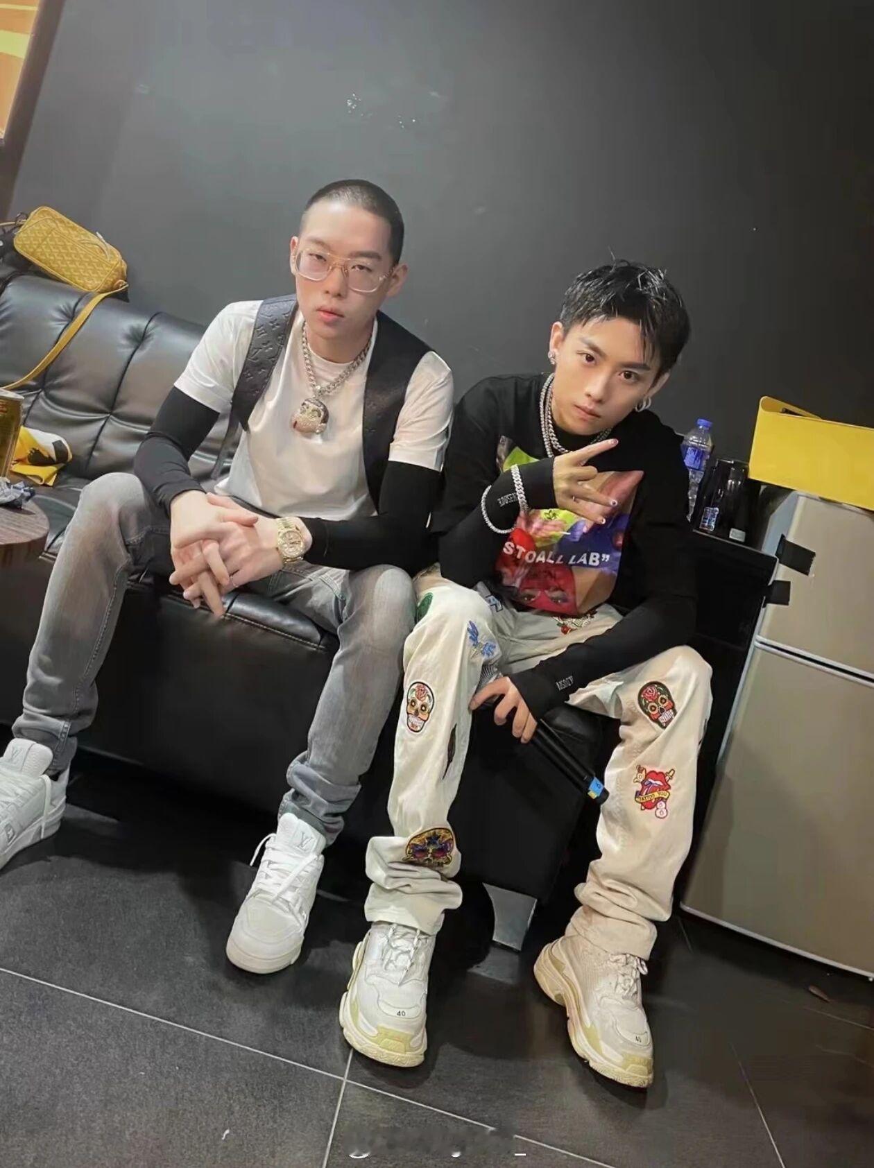 回忆杀！金熙宇晒出和丁飞、弹壳曾经的合影！感觉好久没丁飞的消息了！ 