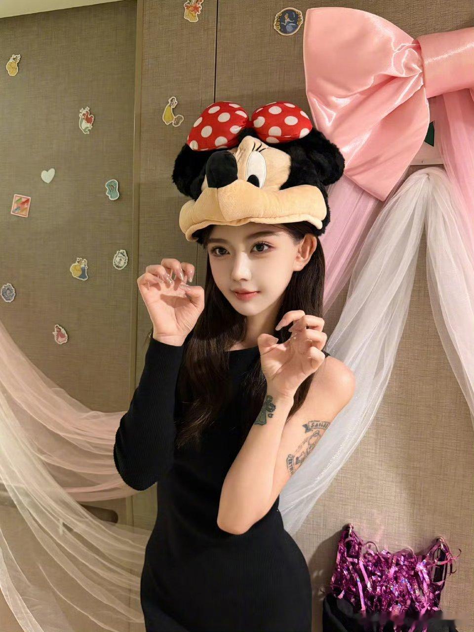 宋浩然爸爸曝韩安冉婚内出轨网红韩安冉和宋浩然的离婚纠纷持续发酵，宋浩然父亲公开发