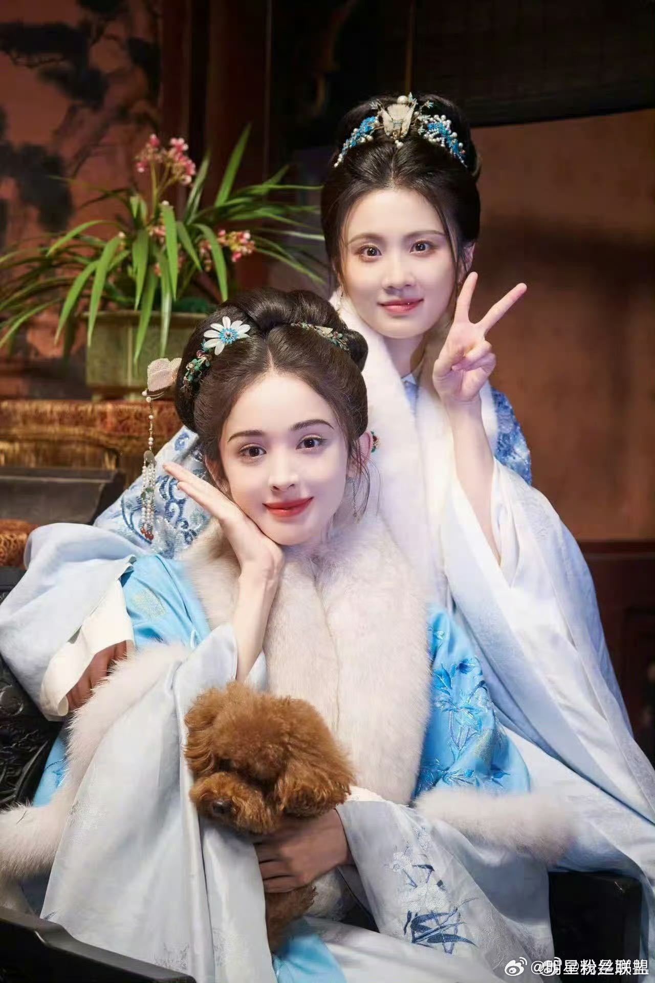 娜扎为张慧雯乘风加油 被娜扎的温柔狠狠戳中， 数完张慧雯的18圈转圈，还贴心补字